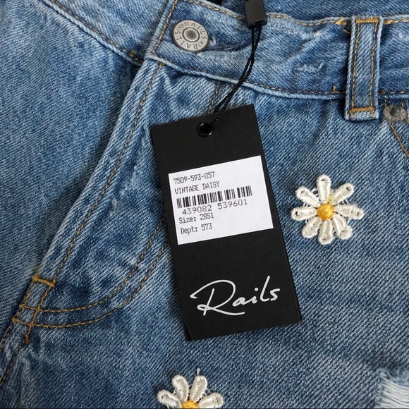 RAILS Cut Off Denim Shorts in Vintage Daisy! - Picture 5 of 8